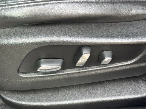 Certified 2018 Cadillac XT5 Premium Luxury image 12