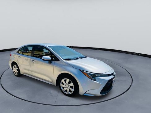 Used 2020 Toyota Corolla LE image 5