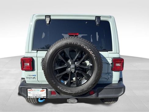Used 2023 Jeep Wrangler Unlimited Sahara w/ Cold Weather Group image 4