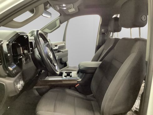 Used 2024 GMC Sierra 3500 SLE w/ SLE Convenience Package image 9