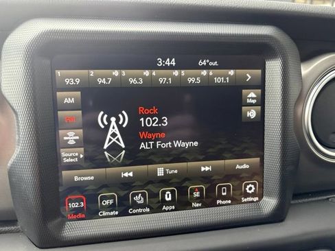Used 2022 Jeep Gladiator Rubicon w/ Cold Weather Group AWD/4WD image 12
