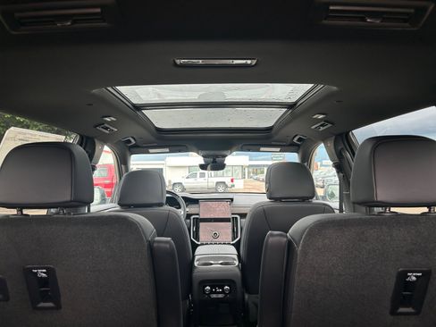 New 2026 GMC Acadia Denali w/ Super Cruise Package image 19