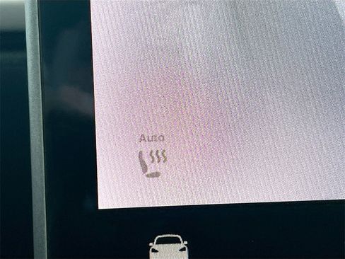 Used 2020 Tesla Model Y Long Range image 18