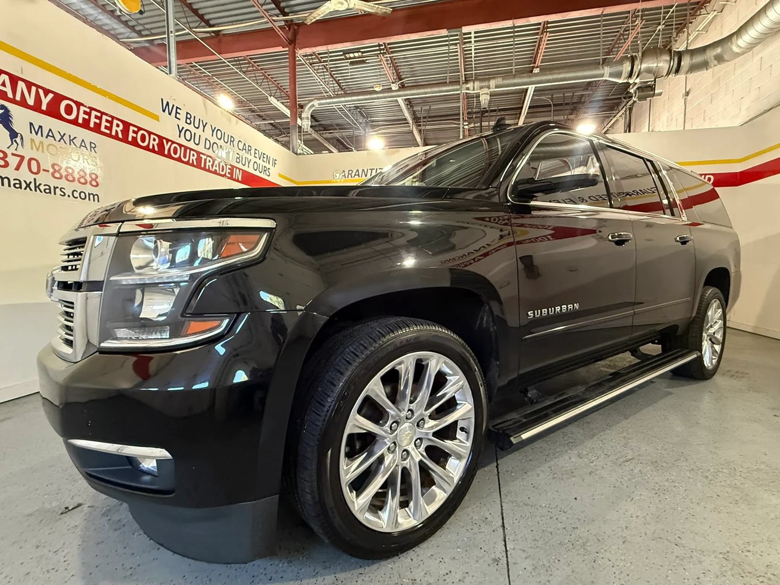 Used 2019 Chevrolet Suburban Premier w/ Premier Plus Edition AWD/4WD image 3