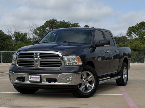 Used 2017 RAM 1500 Lone Star AWD/4WD image 2
