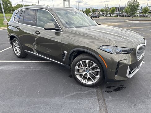 Used 2025 BMW X5 xDrive50e w/ Parking Assistance Package AWD/4WD image 25