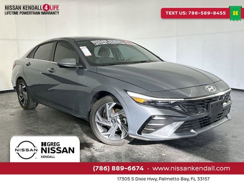 Used 2025 Hyundai Elantra SEL FWD image 1