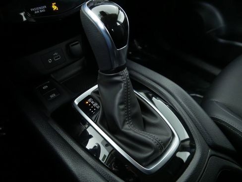 Used 2022 Nissan Rogue Sport SL AWD/4WD image 31