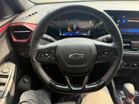 Used 2025 Chevrolet TrailBlazer RS w/ Convenience Package FWD image 12