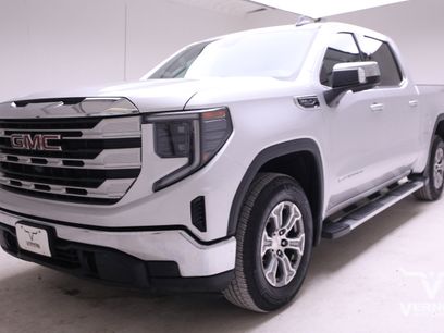 Used 2022 GMC Sierra 1500 SLE w/ Preferred Package