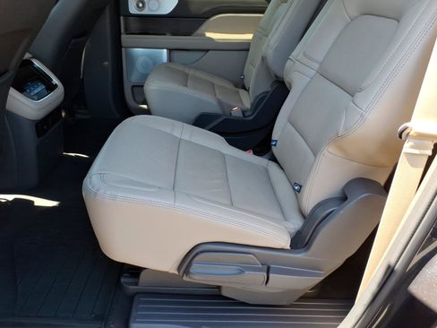 Used 2024 Lincoln Navigator L Reserve AWD/4WD image 16