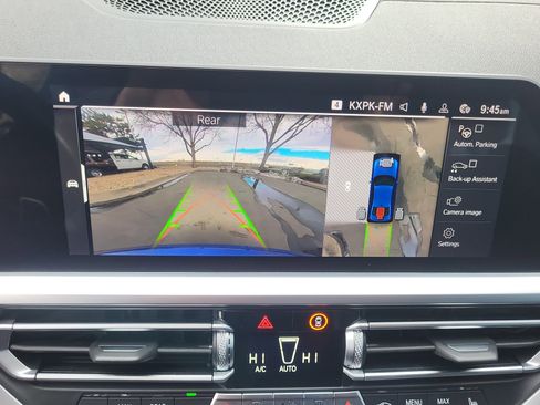 Used 2021 BMW 330i Sedan w/ M Sport Package image 18