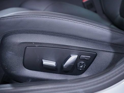 Used 2023 BMW 530e RWD image 9