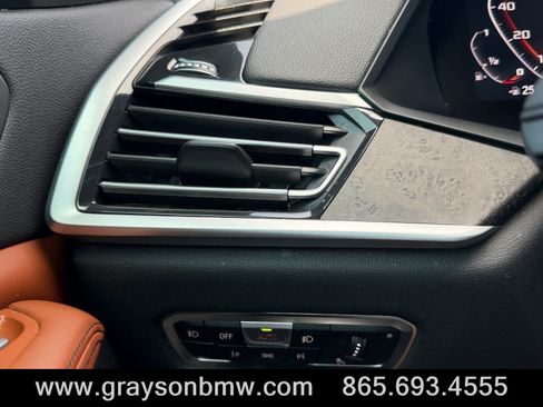 Used 2022 BMW X7 M50i AWD/4WD image 28