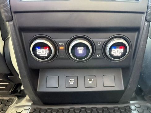 Used 2023 Land Rover Defender 90 V8 AWD/4WD image 18