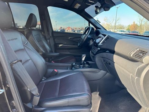 Certified 2017 Honda Ridgeline Black Edition image 17