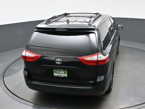 Used 2018 Toyota Sienna XLE Premium w/ Carpet Mat Package FWD image 41