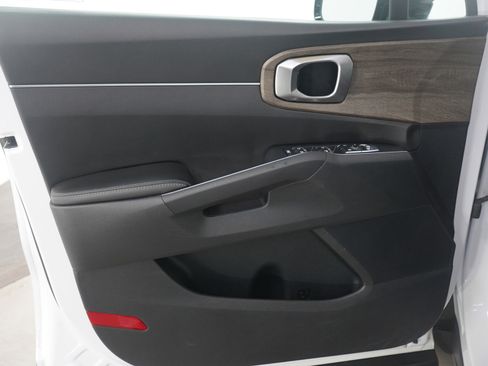 Used 2023 Kia Sorento S image 20
