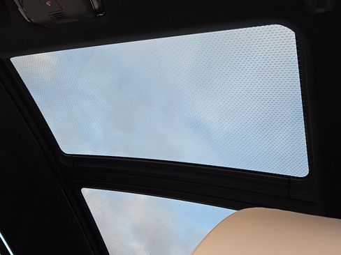 Used 2024 BMW X7 M60i w/ Executive Package image 15