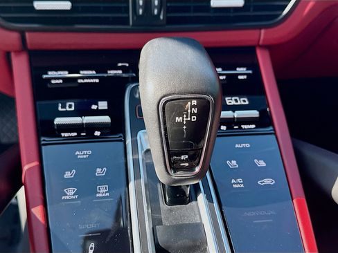 Used 2023 Porsche Cayenne Platinum Edition AWD/4WD image 14