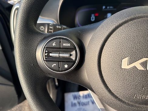 Certified 2025 Kia Soul LX image 18