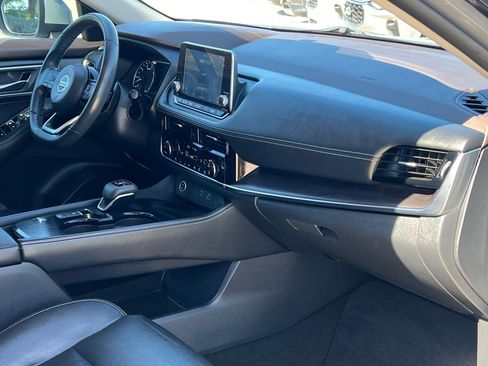 Used 2021 Nissan Rogue SL image 30