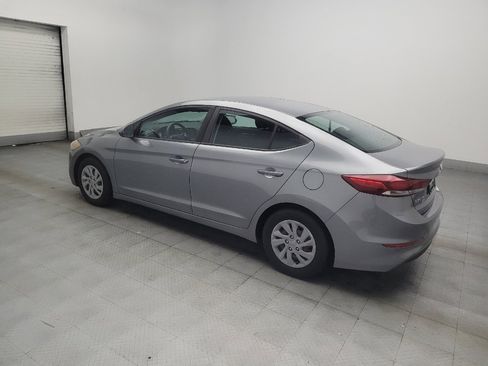 Used 2018 Hyundai Elantra SE FWD image 3