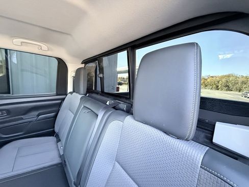 Used 2021 Nissan Titan S w/ S Utility Package image 33