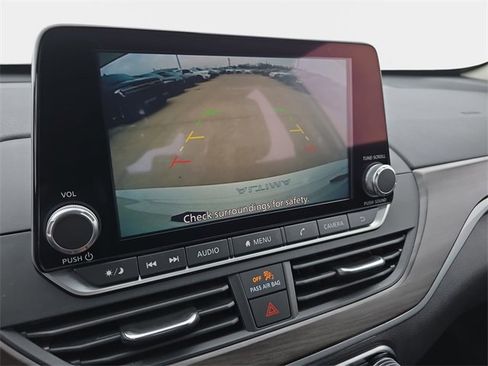 Used 2024 Nissan Altima 2.5 SV image 25