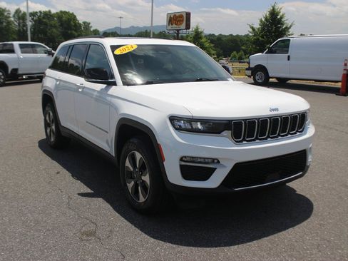 Used 2024 Jeep Grand Cherokee Limited 4xe AWD/4WD image 2