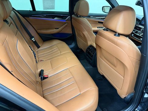 Used 2017 BMW 540i xDrive w/ Premium Package image 11