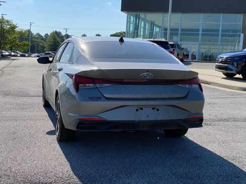 Used 2023 Hyundai Elantra SEL w/ Convenience Package FWD image 5