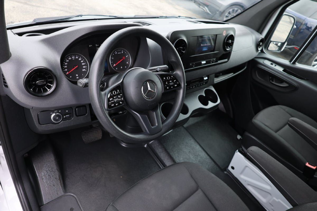 Used 2024 Mercedes-Benz Sprinter 2500 image 22