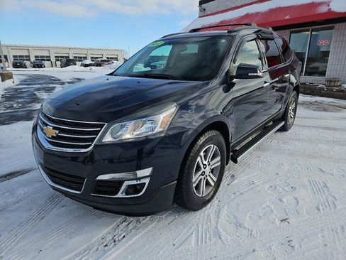 Used 2017 Chevrolet Traverse LT image 8