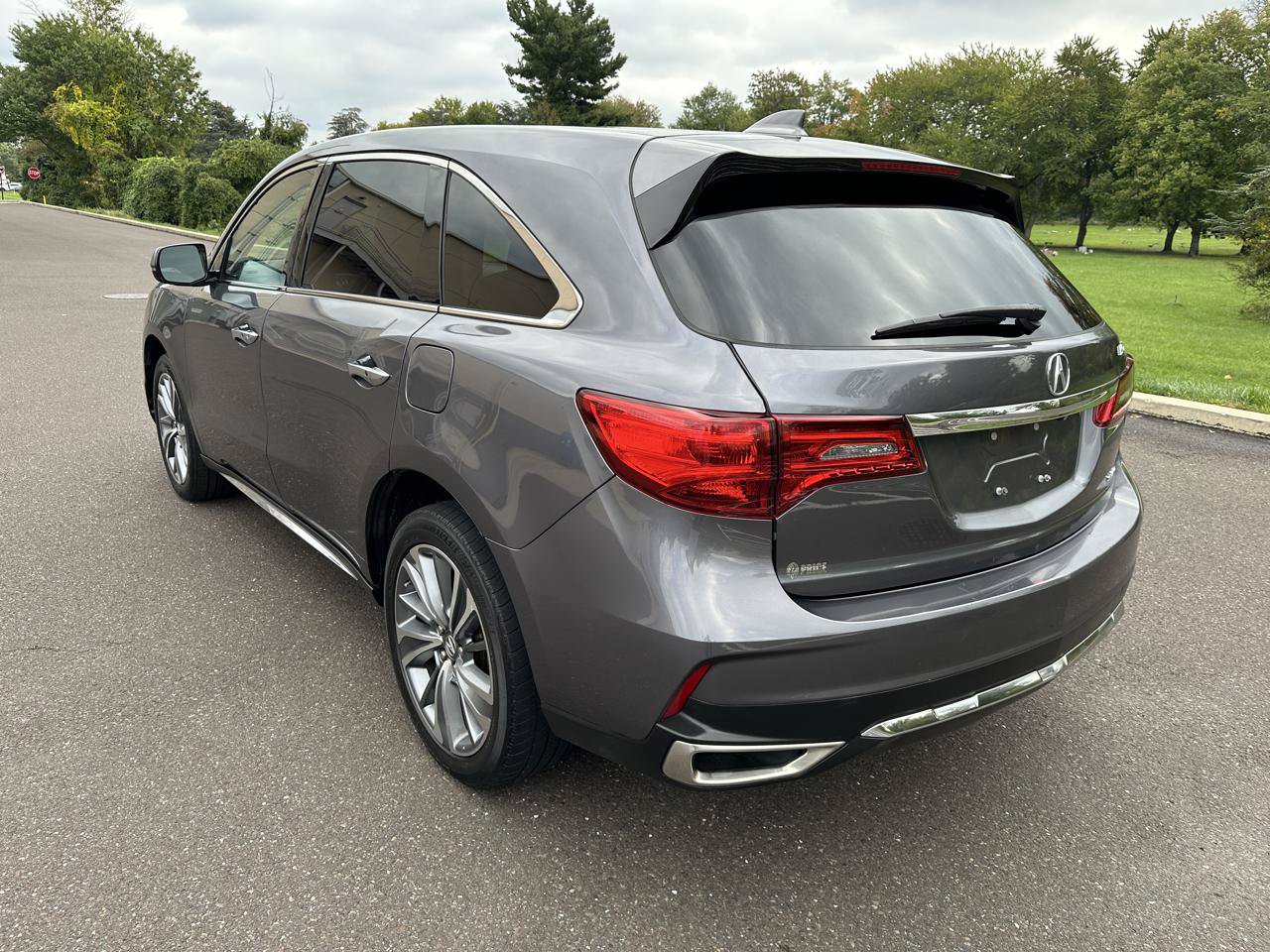 Used 2017 Acura MDX w/ Technology Package AWD/4WD image 8