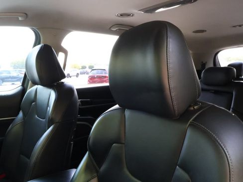 Used 2020 Kia Telluride LX AWD/4WD image 32
