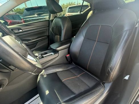 Used 2022 Nissan Altima 2.5 SR FWD image 9