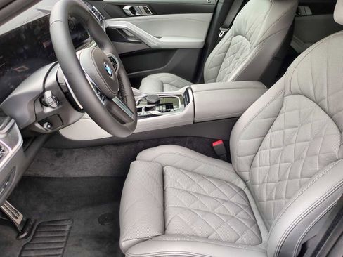 Used 2026 BMW X6 xDrive40i w/ Climate Comfort Package image 16