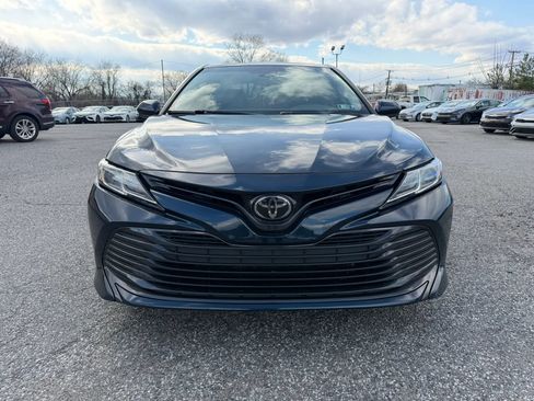 Used 2018 Toyota Camry LE image 2