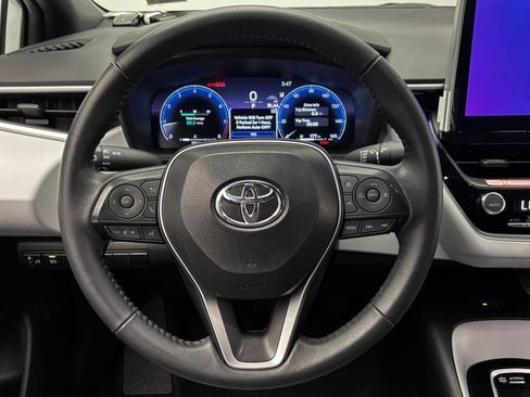 Used 2026 Toyota Corolla SE w/ SE Package FWD image 29