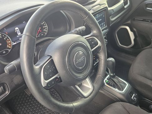 Used 2021 Jeep Renegade Latitude w/ Convenience Group FWD image 18