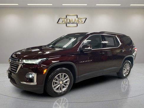 Certified 2023 Chevrolet Traverse LT image 1