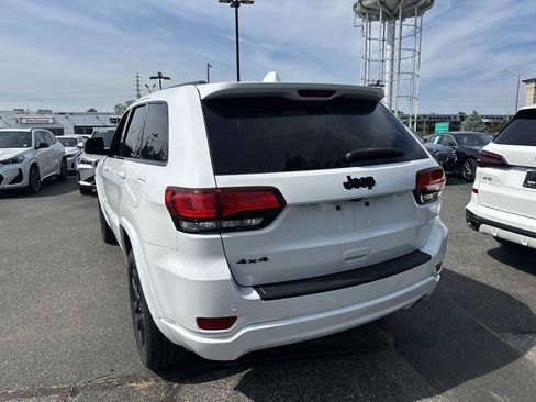 Used 2020 Jeep Grand Cherokee Altitude AWD/4WD image 4