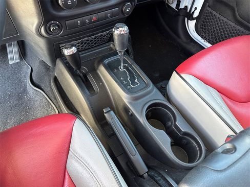 Used 2016 Jeep Wrangler Unlimited Sahara w/ Connectivity Group image 6