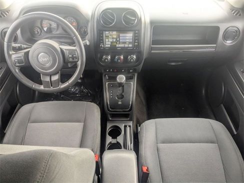 Used 2016 Jeep Patriot Latitude image 27