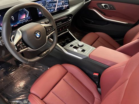 Used 2025 BMW 330i Sedan w/ Convenience Package RWD image 4