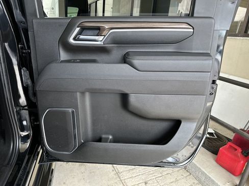 Used 2025 Chevrolet Silverado 2500 LT w/ Convenience Package image 33