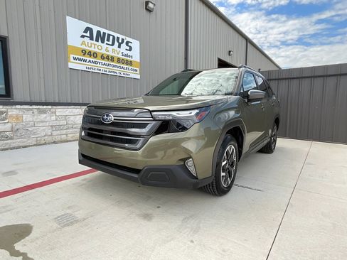 Used 2026 Subaru Forester Premium AWD/4WD image 3