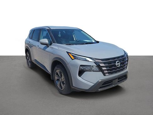 Used 2026 Nissan Rogue SV FWD image 2
