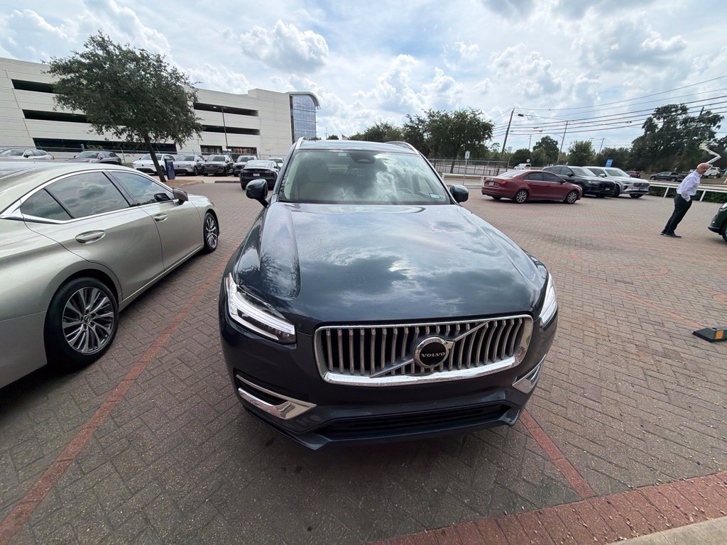 Used 2024 Volvo XC90 T8 Plus w/ Protection Package Premier AWD/4WD image 15